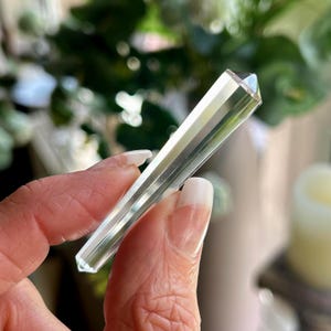 Clear Quartz Vogel, 12 Sided Lemurian Style Wand, Vogel Cut Crystal, Precision Energy Point, Meditation Quartz Tool