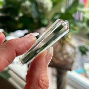 12-seitiger Vogel-Kristall, Lemurian-Quarz-Stab, Präzisions-Schnitt-Vogel-Spitze, spirituelles Werkzeug, Lichtarbeiter-Kristall, genaues Stück verschickt
