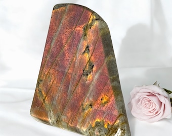 Flashy Labradorite Freeform – Polished Standing Crystal with Double-Sided Colour
