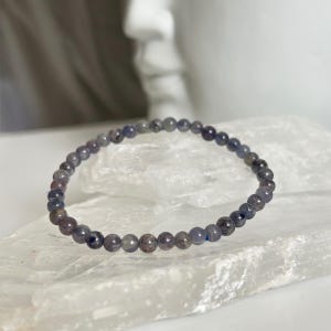 Bracciale elastico in argento con perla e agata - MAYUMI - Luxury Zone