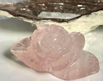 Rose Quartz Carved Crystal Rose – Large Polished Pink Stone for Calm and Love