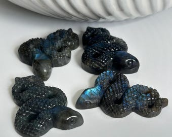 Labradorite Snake Carving, Flashy Crystal Snake, Labradorite Figurine, Animal Carving, Crystal Decor