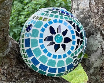 Mosaic gazing ball
