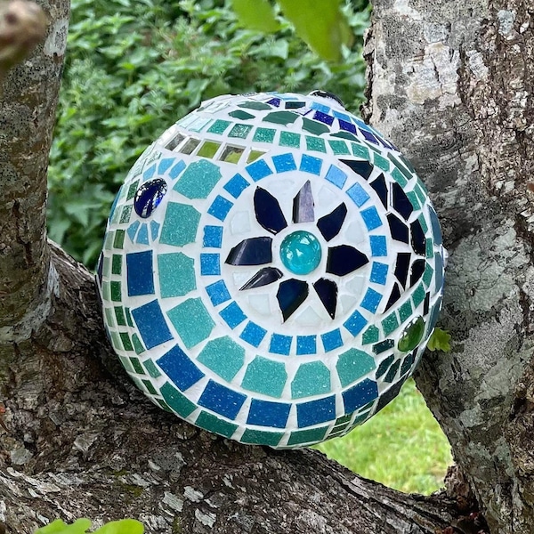 Mosaic gazing ball