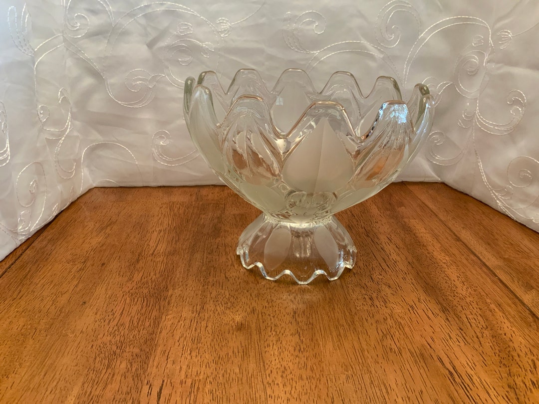 Vintage Crystal Footed Frosted Glass Fruit Bowl Centerpiece Etsy