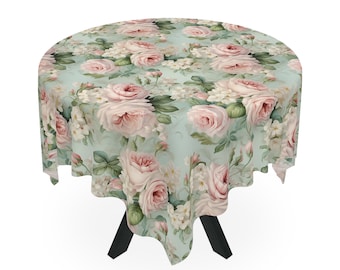 Nappe d'inspiration vintage avec roses roses shabby chic et petites fleurs délicates