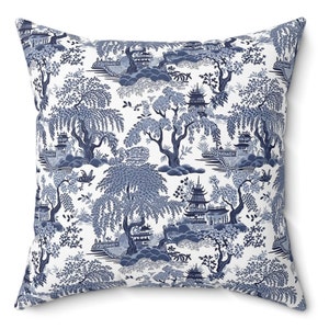 Blue Chinese pattern Square Pillow, Blue and white Pillow, Chinoiserie, Asian Pillow, home Decor, scatter cushion