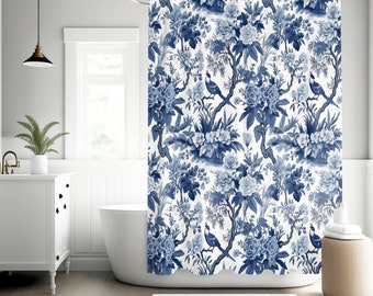 Cortina de ducha con diseño de pájaros y flores en tonos azules y blancos