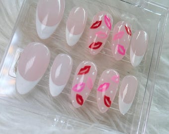 Sealed with a Kiss – Romantic French Tip Press-On Nails