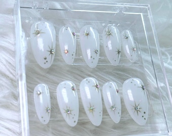 Uñas postizas celestiales blancas