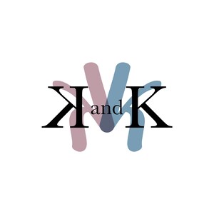Puede incluir: Un dise&ntilde;o de logotipo con las letras "K y K" en fuente negra. Las letras est&aacute;n rodeadas por dos formas abstractas, una en rosa y otra en azul.