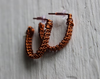 Copper medium circle woven hoop earrings