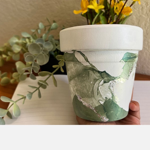 Terracotta Plant Pot- 4 inch Clay Pot - Fall decor- Flower Pot-Clay pot with Drainage Hole-for Indoor/Outdoor Plants, Cactus, Succulent.