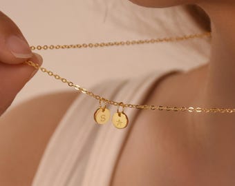 Tiny Personalized Gold Disc Necklace, Custom Initial Disc Necklace,Engraved Charm Necklace,Letter Pendant,Birthday Gift for Her, Mom Gift