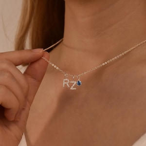 Collar con inicial de piedra de nacimiento en plata de ley 925, joyería con letras pequeñas, collar con inicial para ella, joyería con piedra de nacimiento, regalo de cumpleaños, regalo de Navidad.