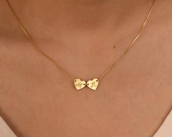 Anpassat hjärtformat initialhalsband, graverat hjärthalsband, bokstavshalsband i sterlingsilver, minnesvärda datumsmycken, mammapresenter, födelsedagspresent till henne