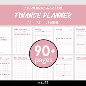 Könnte beinhalten: Ein rosa-weißer druckbarer Finanzplaner mit dem Text "FINANCE PLANNER" in Schwarz. Der Planer enthält Abschnitte für Schuldenrückzahlung, wöchentlich, jährlich, zweiwöchentlich, Gehaltsscheck, Steuerabzug, Finanzen und Nebengewerbe. Der Planer umfasst über 90 Seiten.