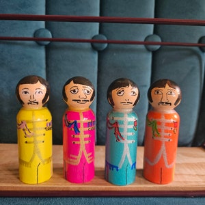 Beatles sergeant pepper peg doll set