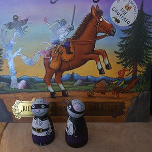 Child In A Gray Rat Costume With A Rat-shaped Headdress On - Foto 10