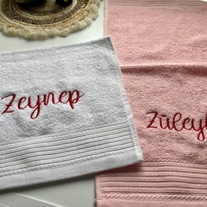 Handtuch personalisiert mit Name bestickt
