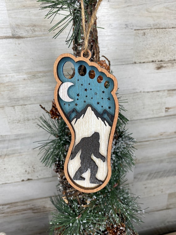 Big foot ornament, Bigfoot layered Christmas tree ornament, Christmas Ornament, Layered wooden ornament, Refrigerator Magnet, Sasquatch