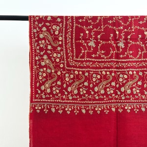 Red Pashmina Wrap, Handwoven Pashmina Scarf, Indian Embroideries, Valentine Scarf, Warm Stylish Neck Scarf, Unique Pashmina, 70x200cm