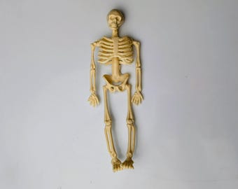 Miniature Skeleton: Haunted Dollhouse Accessory