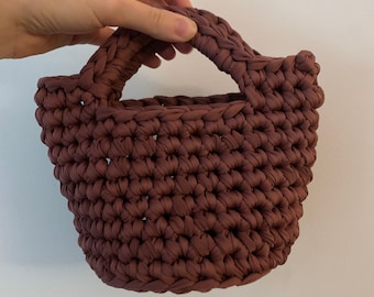 THE SERENA Chic Crochet Bag Structured Mini Bag Small Bag Versatile Minimalist Night Out Bag T Shirt Yarn Bag Finished Crochet Bag Cute Bag