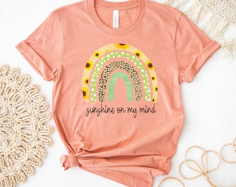 T-shirt Sunshine On My Mind, camicia estiva, maglietta estiva, top vibrazioni estive, regalo di festa, camicia estiva da donna, t-shirt ispiratrice