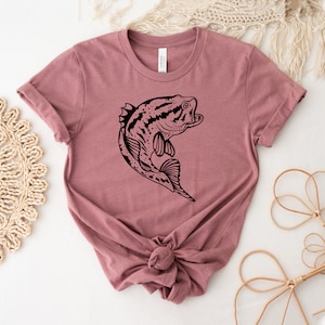Fish T-shirt, Animal Lover Shirt, Women&#39;s Sea Tee, Sea Creature Gift, Daddy Fish Shirt, Fishing Top, Ocean Tee, Fisherman Gift