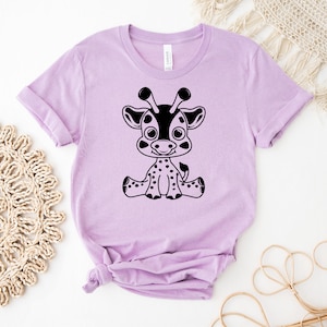 Giraffe T-shirt, Giraffe Lover Shirt, Nature Tee, Animal Lover Gift, Zoo Shirts, Funny Safari Wildlife Top, Zoo Animal Gift, Women&#39;s T-shirt