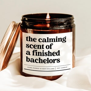 Der beruhigende Duft einer fertigen Bachelor-Kerze, eines College-Grad-Geschenks, einer Abschlusskerze, eines lustigen Abschlusskerzes und ein lustiges Geschenk