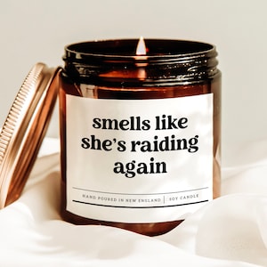 Smells Like She&#39;s Raiding Again Candle, Gamer Girl Candle, Funny Gamer Gift, Raid Night Gift, Computer Gamer Gift, Gift For Her, Room Decor