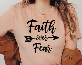 Camiseta Faith Over Fear, camisa religiosa, camiseta cristiana, regalo de Jesús, camisa inspiradora, camisa de fe, top motivacional, camisas cruzadas de fe