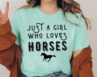 Camiseta Just A Girl Who Loves Horses, camisa amante de la granja, camiseta para montar a caballo, camisa para mamá top, camisa de Navidad, regalo de dama de caballo, camisa de mamá