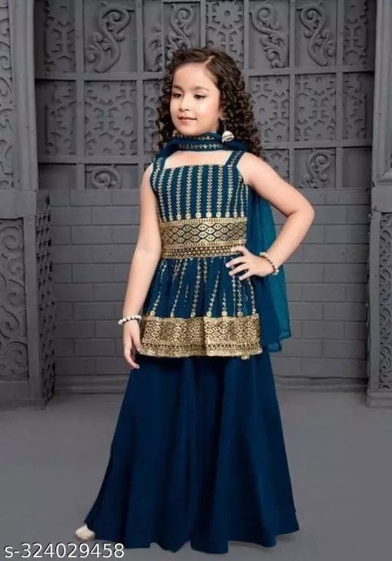 Black Traditional Pakistani Dress for Girls Online 2022 – Nameera by Farooq