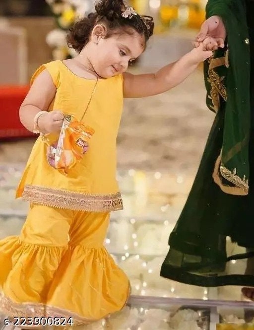 Mehndi dress hotsell baby girl