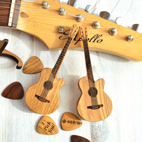 Wooden Guitar Pick Box, Personalized Pick Holder, Custom pick case, Fathers day guitar gift for Guitar Player, Guitar Gift for Musician