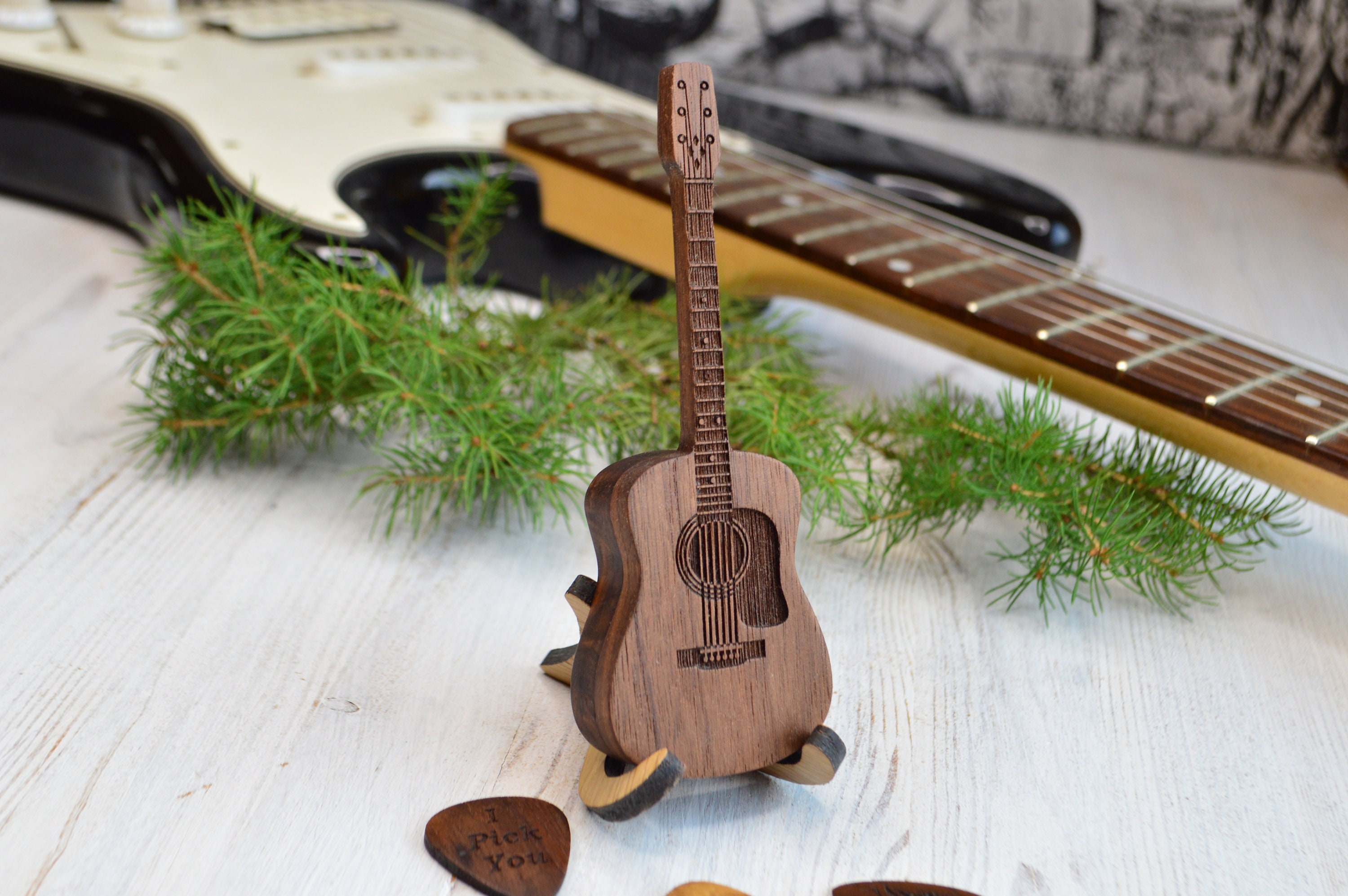 Médiator guitare personnalisé en bois d'acajou avec emballage cadeau pour  lui, idéal pour la st valentin, son copain, son mari, son papi  -   France