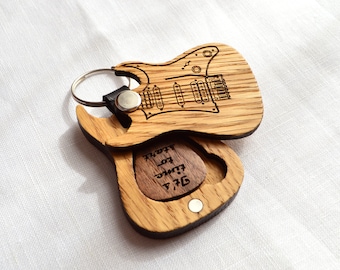 Keychain guitar with pick personalized guitar gift for guitarist, engraved keyring musician gift, custom guitar pick gift for guitar player