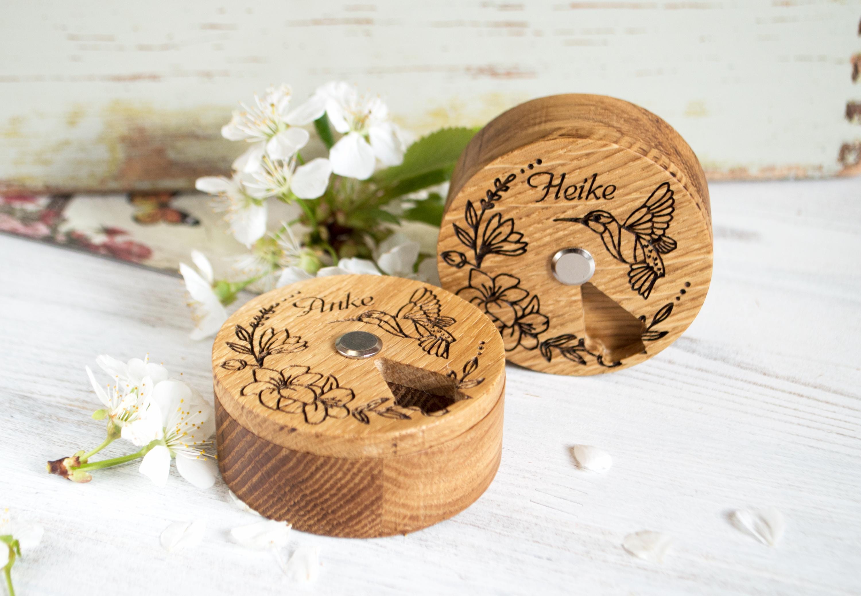 Petite Boîte / Pilulier Rond En Bois Vintage Décor Paysage - Occasion Avec Usures
