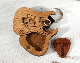 Porte-clés en bois gravé pour guitare électrique avec médiator : cadeau pour musicien