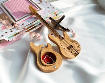 Boîte à alliances personnalisée pour guitare : cadeau musique gravée pour couple
