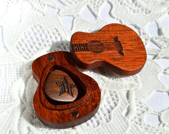 Boîte de médiator en bois gravée : cadeau musique personnalisé pour papa guitariste