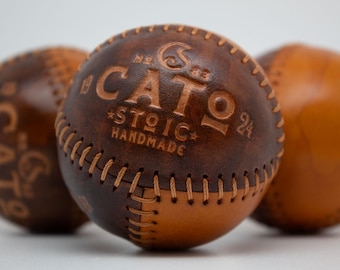 Juego de tres pelotas de malabarismo de cuero hechas a mano. Pelotas de cuero, pelotas de juego, piezas únicas, vintage, diseño clásico.
