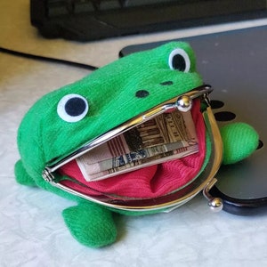 Frog Wallet Coin Purse Manga Flannel Wallet Cute Purse Coin Holder Anime Cartoon Wallet