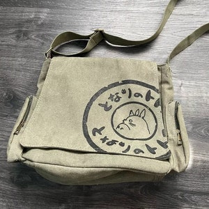Canvas Messenger Bags Cartoon Students Book Crossbody Bags with Mutiple Pocket Class bag totoro messenger bag Bild 5