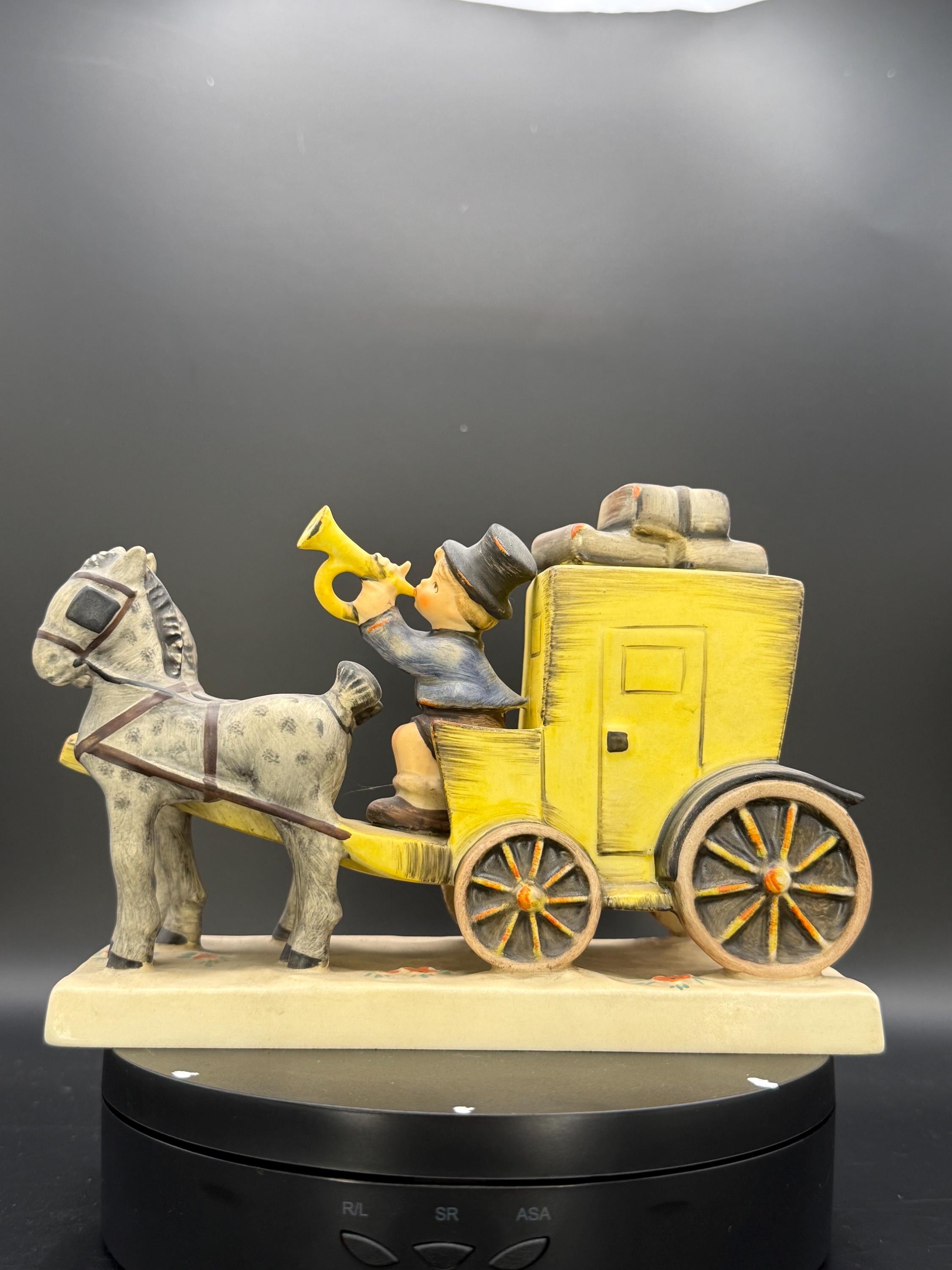 フンメル人形 The Mail is Here 郵便配達 馬車 フンメル人形 The Mail is Here 郵便配達馬車