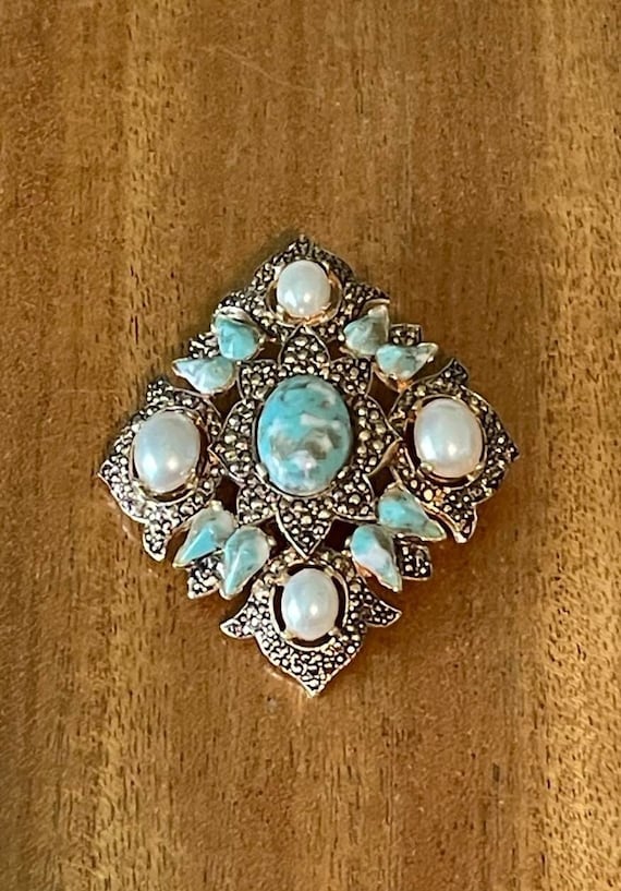 Large Sarah Coventry Faux Pearl Brooch