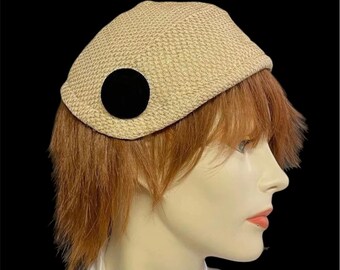 Eleganter Hut mit Goldfaden, schwarzen Samtknöpfen und eingebautem Kopfband